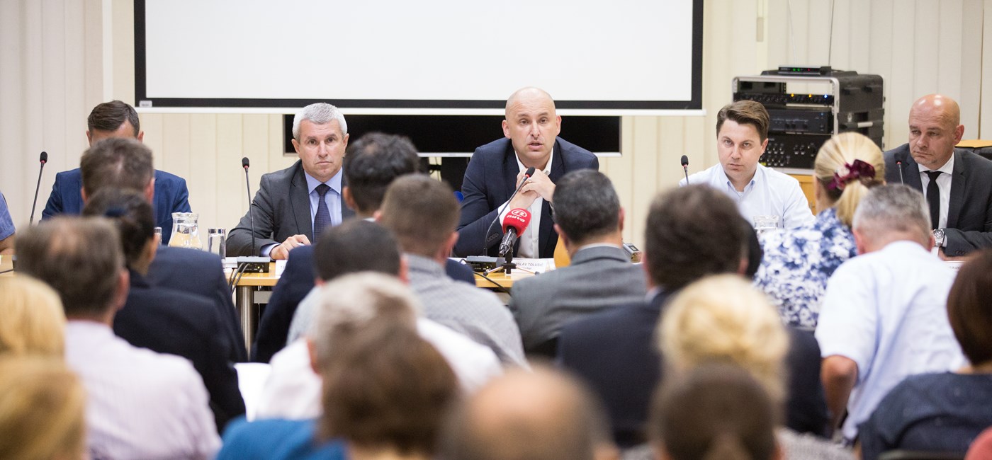 Savjet za mlijeko: Ministar Tolušić s mljekarima, otkupljivačima i trgovačkim lancima